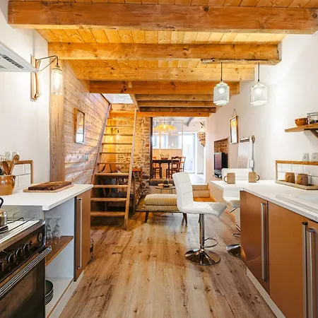 La Muscardine Avec Nuaille-d'Aunis