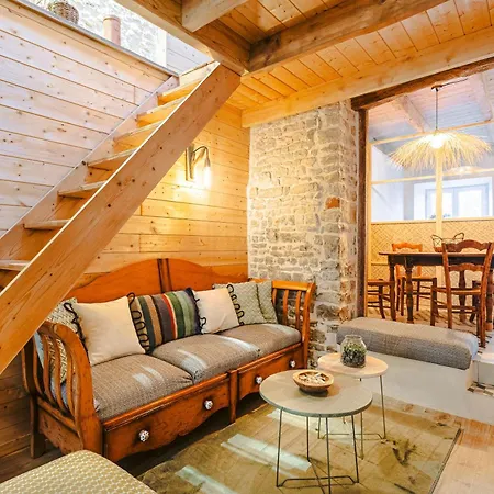 La Muscardine Avec *