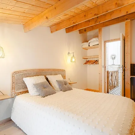 La Muscardine Avec *