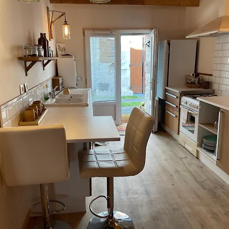 La Muscardine Avec Nuaille-d'Aunis